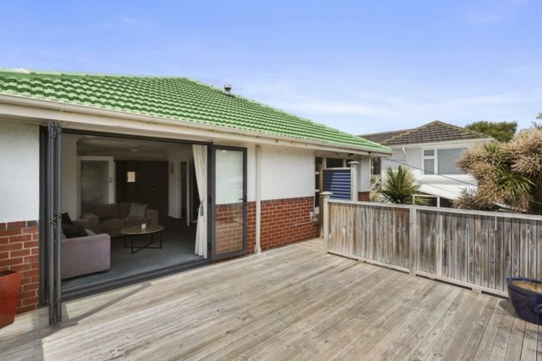Photo of property in 83 Easther Crescent, Kew, Dunedin, 9012