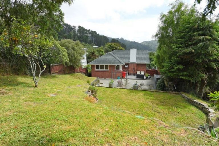 Photo of property in 99 Manuka Street, Stokes Valley, Lower Hutt, 5019