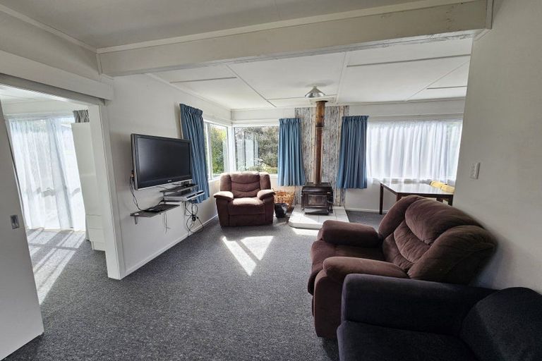 Photo of property in 13 Kowhai Street, Kaka Point, 9271