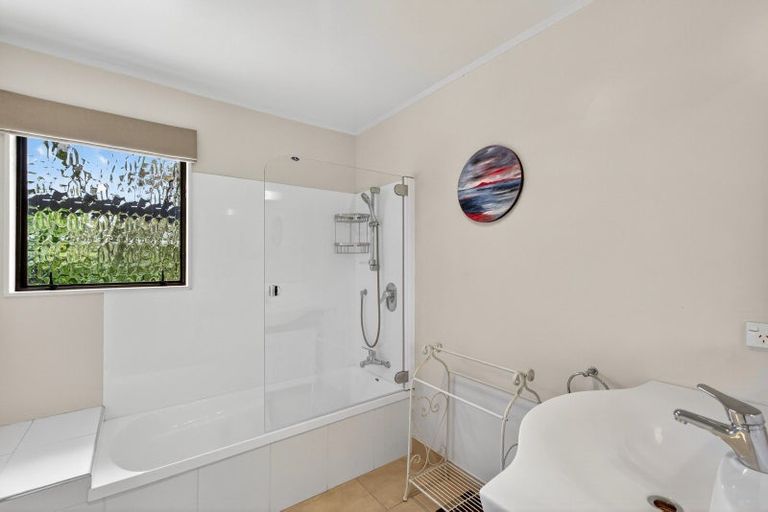 Photo of property in 24 Reeve Drive, Havelock North, 4130