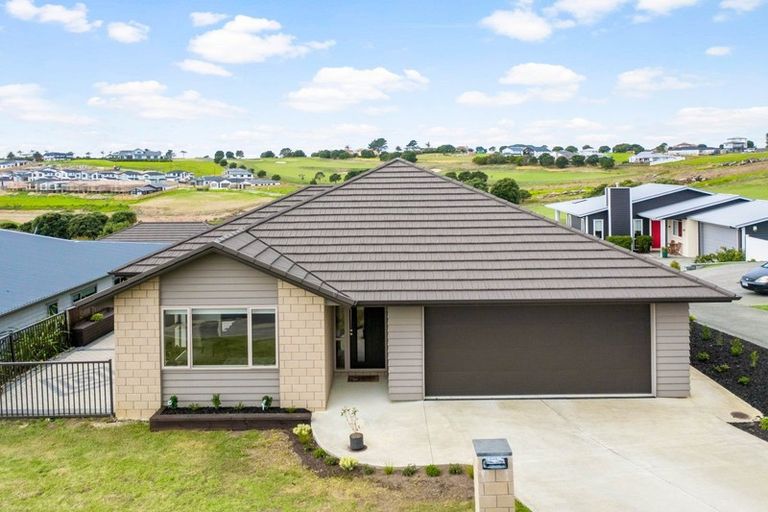Photo of property in 37 Discovery Drive, Gulf Harbour, Whangaparaoa, 0930