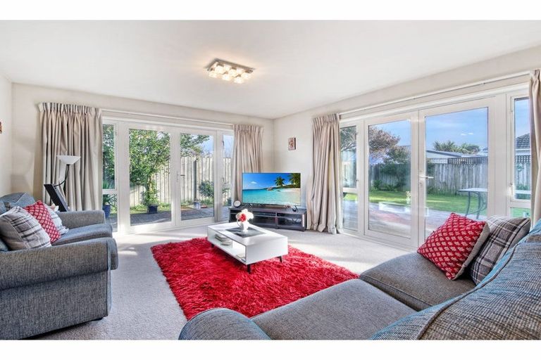 Photo of property in 6a Pandora Street, North New Brighton, Christchurch, 8083