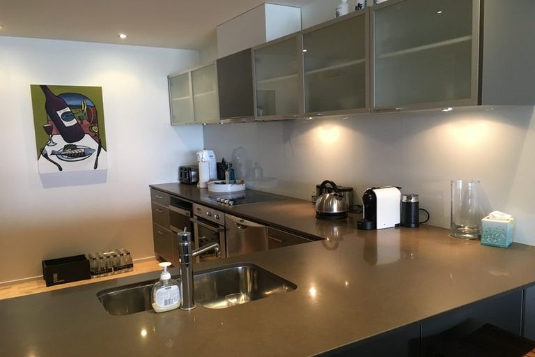 Photo of property in 406/7 Humber Street, Pandora, Napier, 4110