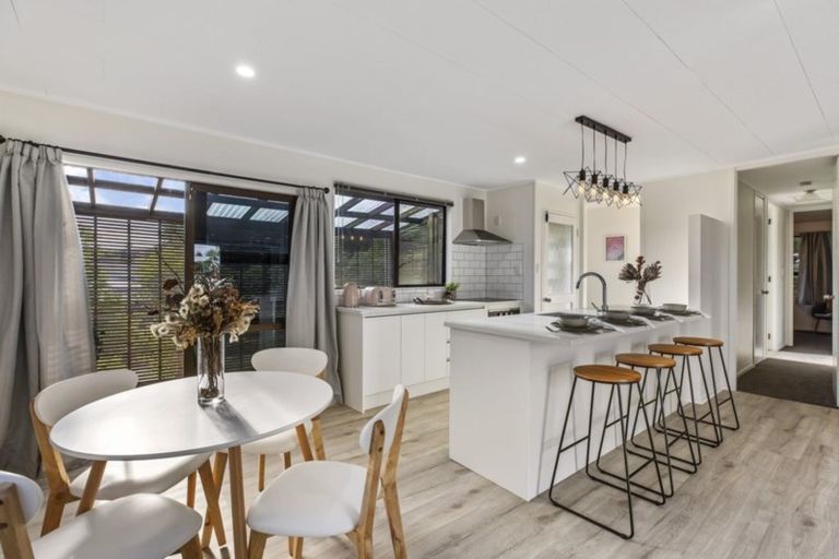 Photo of property in 48 Brixton Road, Manly, Whangaparaoa, 0930