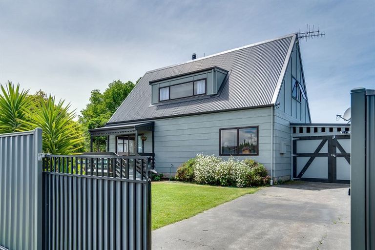 Photo of property in 141 Tait Drive, Greenmeadows, Napier, 4112