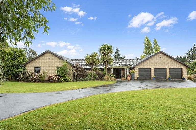 Photo of property in 260 Outram-mosgiel Road, North Taieri, Outram, 9073