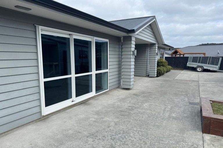 Photo of property in 18 Grande Place, Wainuiomata, Lower Hutt, 5014