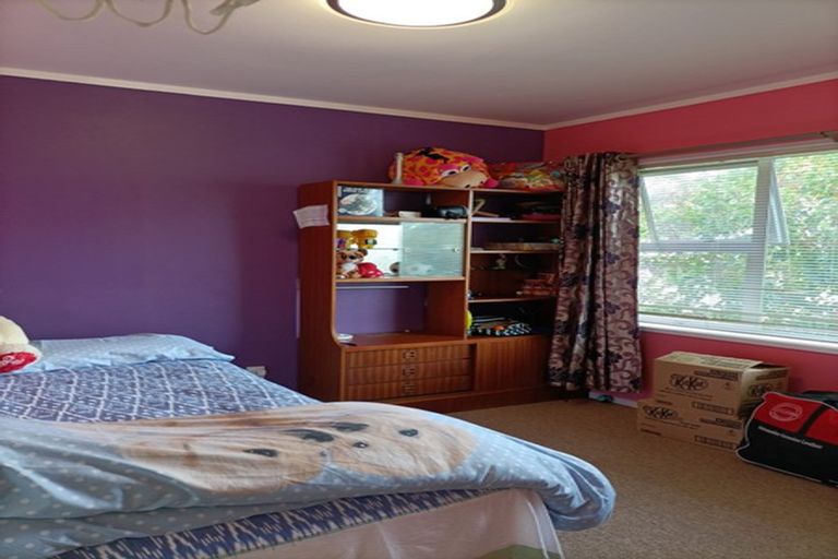 Photo of property in 1/63 Chartwell Avenue, Glenfield, Auckland, 0629