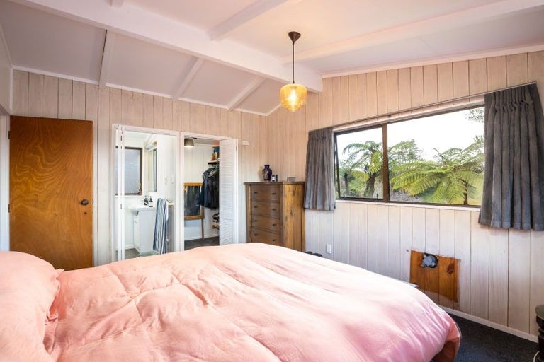 Photo of property in 21 Cumberland Street, Merrilands, New Plymouth, 4312