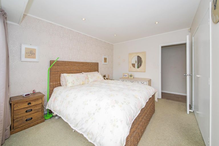 Photo of property in 11 Lakeside Drive, Pahurehure, Papakura, 2113