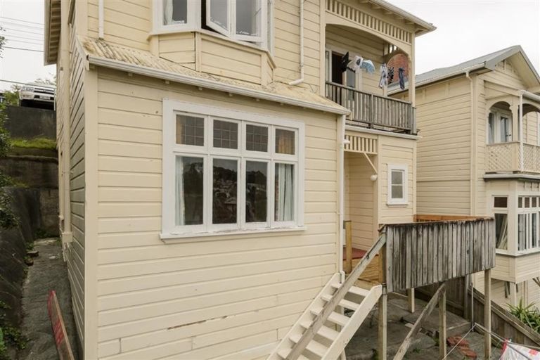 Photo of property in 12 Kenwyn Terrace, Newtown, Wellington, 6021