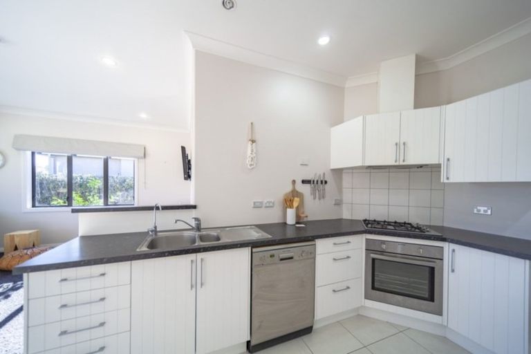 Photo of property in 5 Portland Place, Poraiti, Napier, 4112
