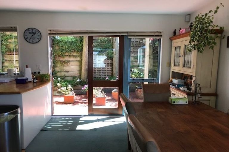 Photo of property in 2/18 Ohiro Road, Aro Valley, Wellington, 6021