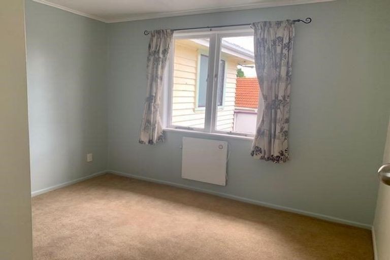 Photo of property in 727 Swanson Road, Swanson, Auckland, 0612