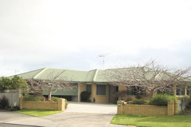 Photo of property in 12 Kenneth Place, Rototuna, Hamilton, 3210