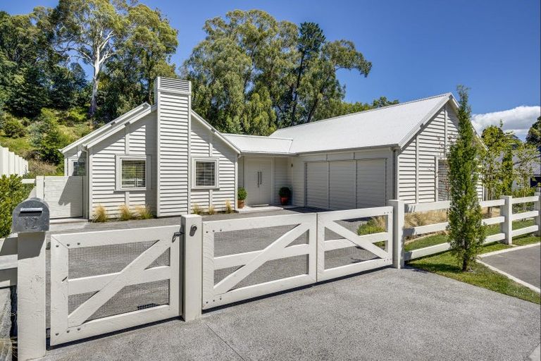 Photo of property in 12 Taruna Place, Havelock North, 4130