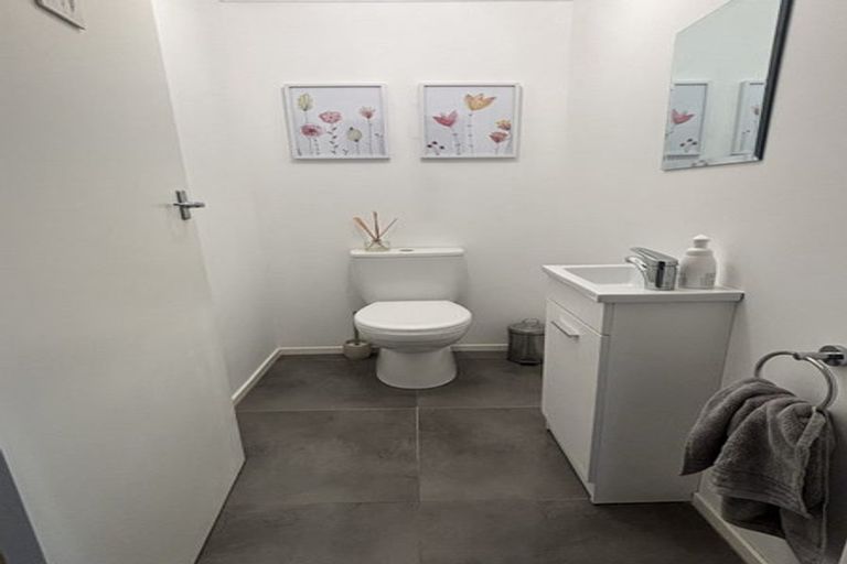 Photo of property in 14 Turakina Street, Merrilands, New Plymouth, 4312