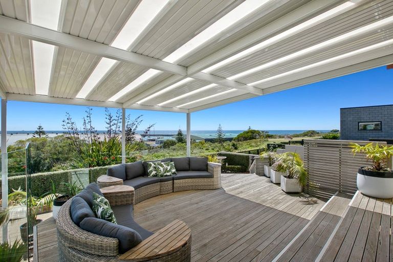 Photo of property in 46 Whiteley Street, Moturoa, New Plymouth, 4310