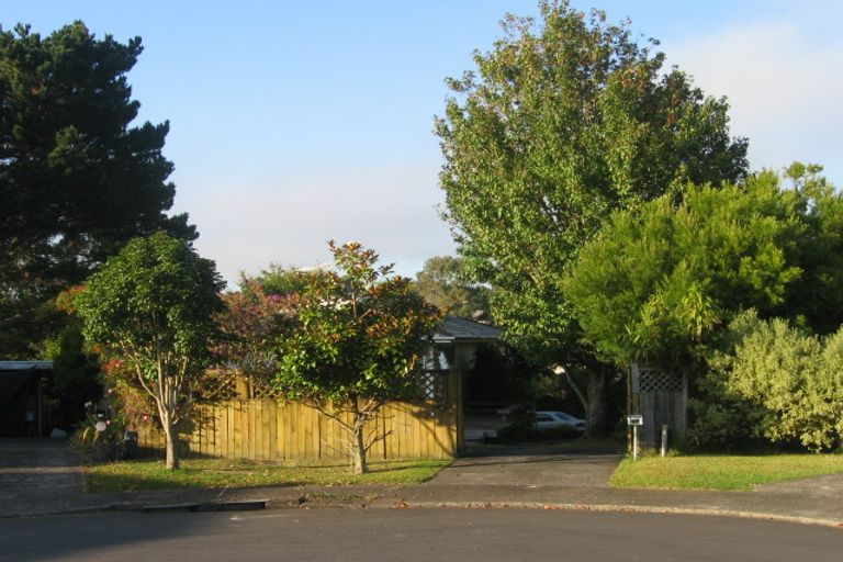 Photo of property in 14a Mchardy Place, Glenfield, Auckland, 0627