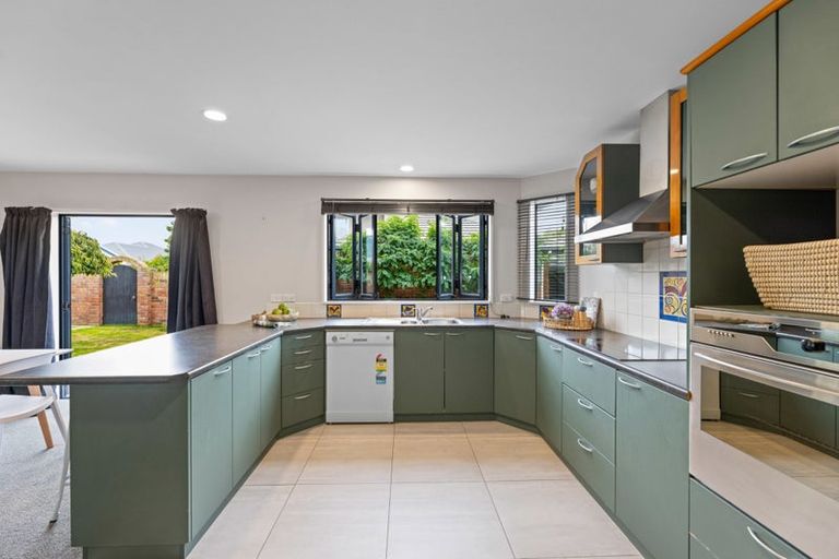 Photo of property in 24a Rue De La Mare, Parklands, Christchurch, 8083