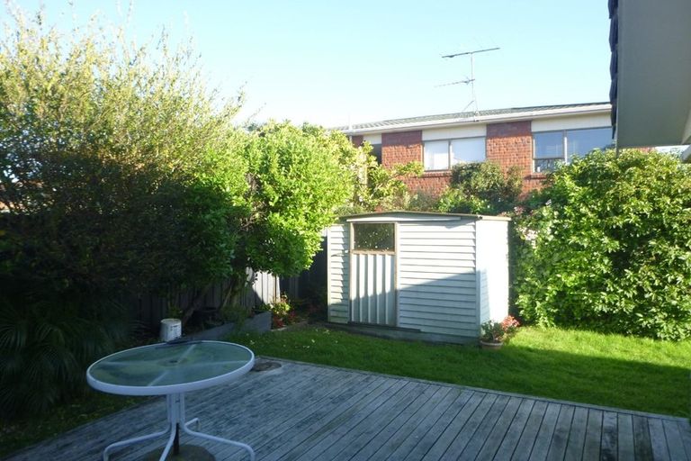 Photo of property in 1/2 Alma Road, Milford, Auckland, 0620