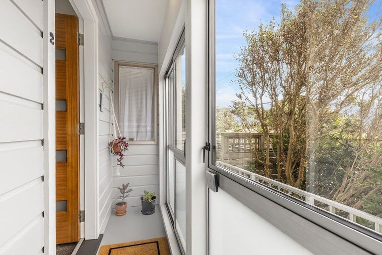 Photo of property in 2/4 Ellesmere Avenue, Miramar, Wellington, 6022