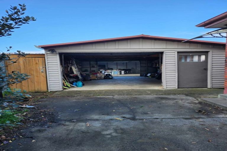 Photo of property in 2a Montrose Place, Takaro, Palmerston North, 4412