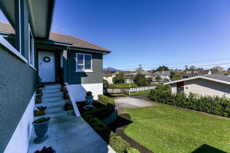 Photo of property in 11 Waimea Street, Westown, New Plymouth, 4310