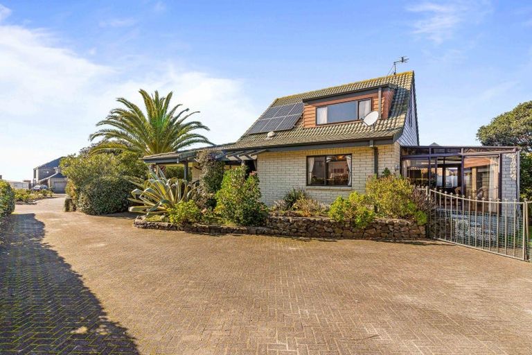 Photo of property in 17 Sunbrae Grove, Mount Maunganui, 3116