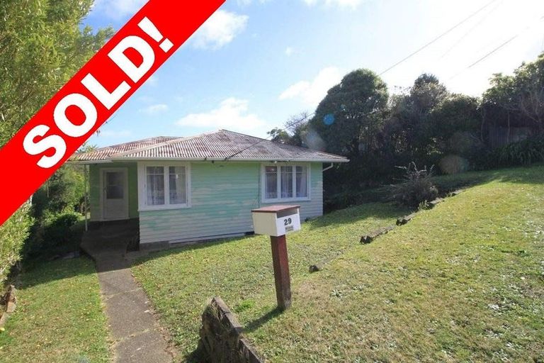 Photo of property in 29 Lynda Avenue, Paparangi, Wellington, 6037