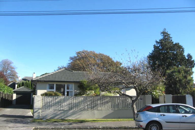 Photo of property in 2/27 Chepstow Avenue, Fendalton, Christchurch, 8052