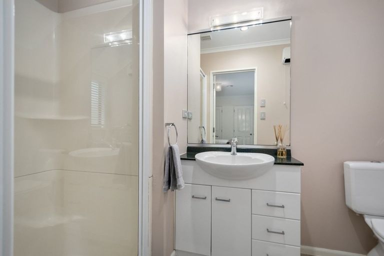 Photo of property in 19 Bayvista Close, Welcome Bay, Tauranga, 3112