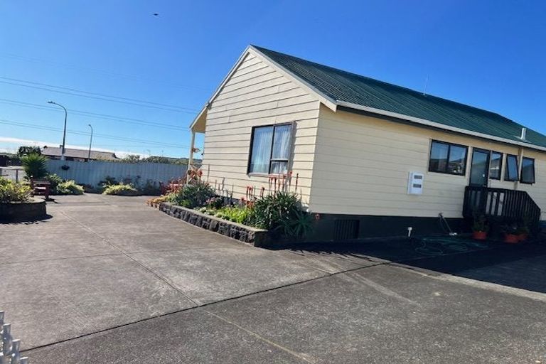 Photo of property in 6 Jodie Place, Flat Bush, Auckland, 2023