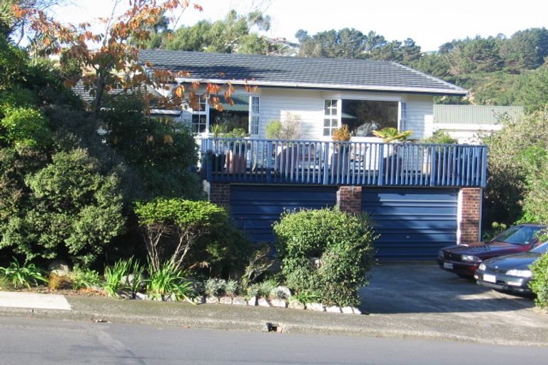 Photo of property in 4 Halswater Drive, Churton Park, Wellington, 6037