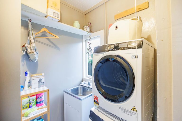 Photo of property in 67 Rangitane Street, Palmerston North, 4414