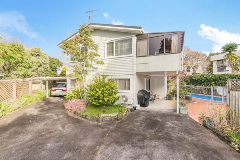 Photo of property in 3 Denyer Place, New Lynn, Auckland, 0600
