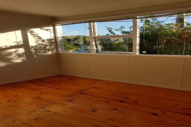 Photo of property in 114 Archers Road, Glenfield, Auckland, 0629