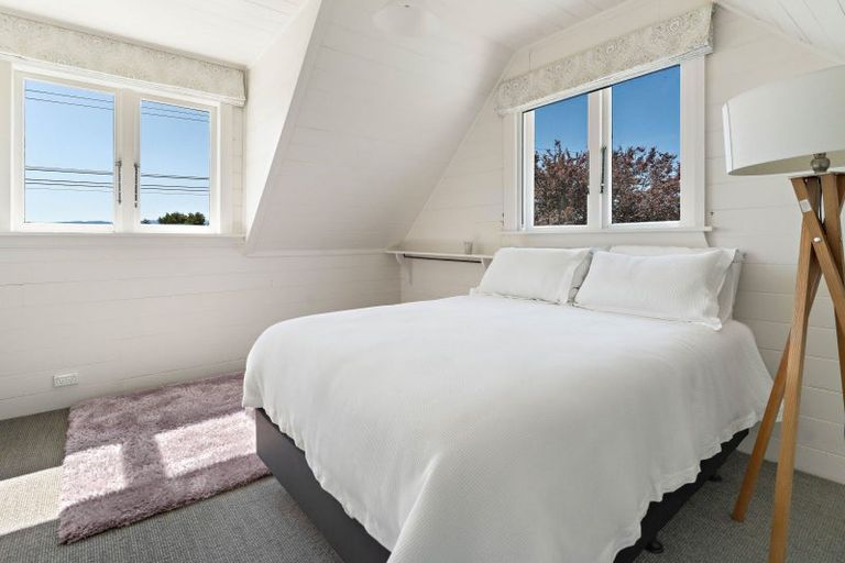 Photo of property in 91 Jellicoe Street, Martinborough, 5711