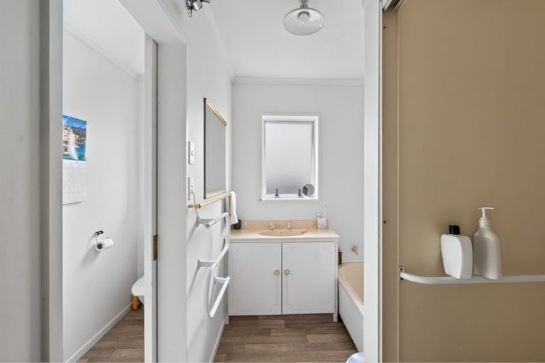 Photo of property in 1/100 Centaurus Road, Huntsbury, Christchurch, 8022