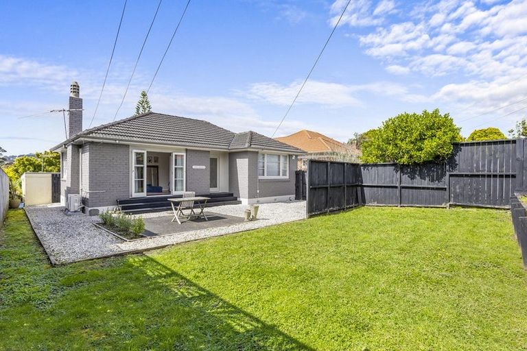 Photo of property in 1612 Great North Road, Waterview, Auckland, 1026
