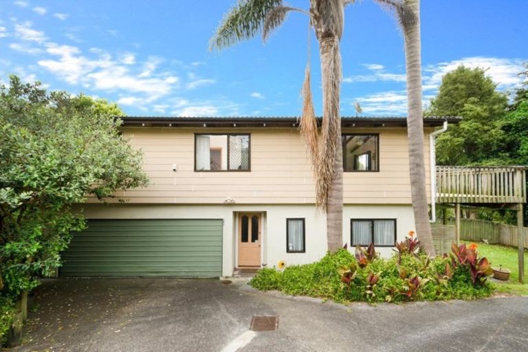 Photo of property in 3/34 Don Buck Road, Massey, Auckland, 0614