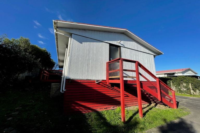 Photo of property in 2/27 Nearco Street, Randwick Park, Auckland, 2105