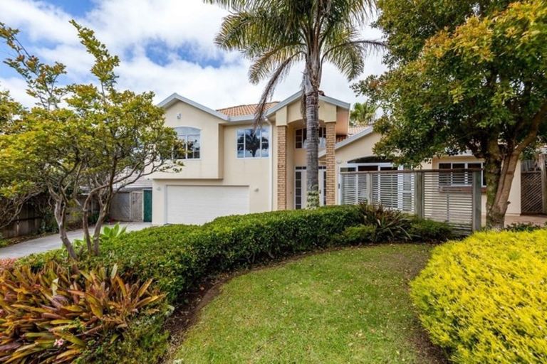 Photo of property in 28 Westminster Gardens, Unsworth Heights, Auckland, 0632