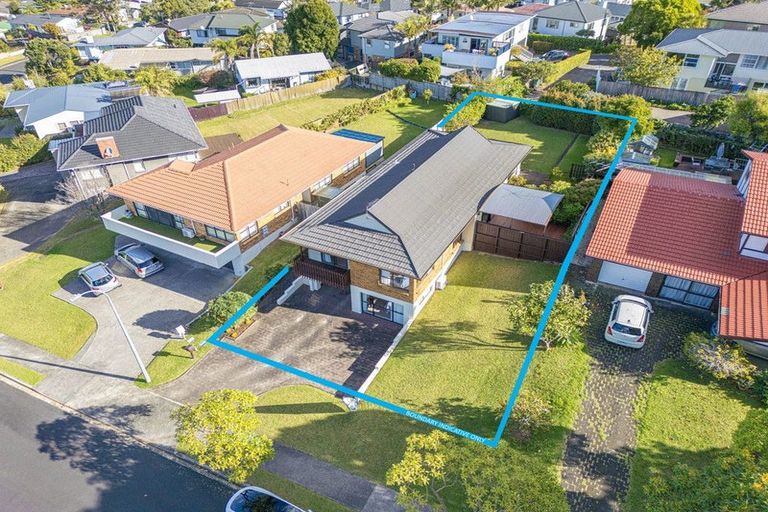 Photo of property in 18 Kennedy Avenue, Forrest Hill, Auckland, 0620