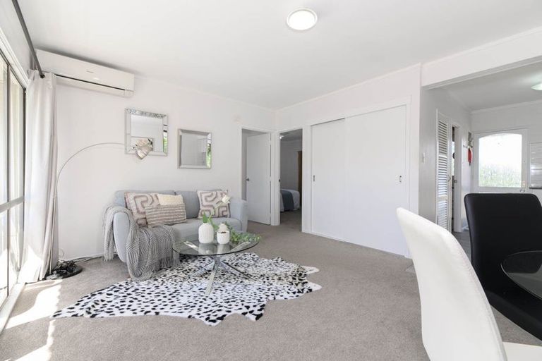 Photo of property in 9/1 Glen Road, Browns Bay, Auckland, 0630