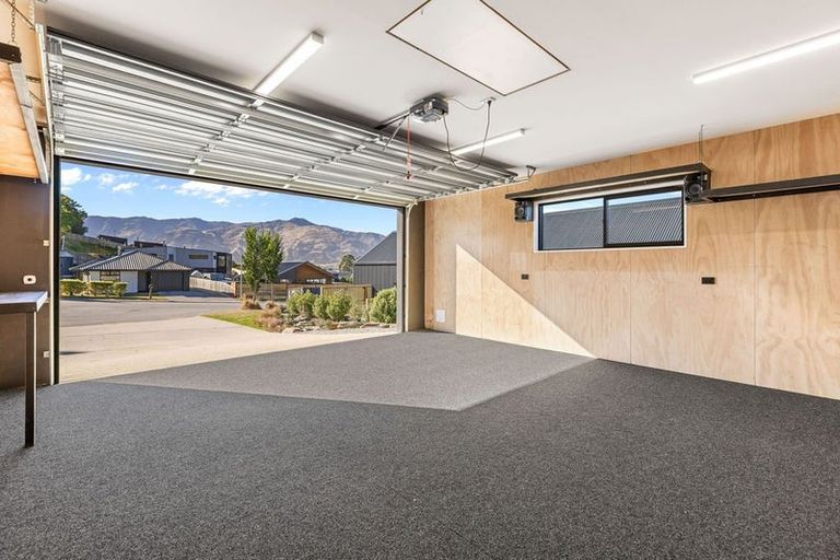 Photo of property in 13 Magpie Place, Lake Hawea, Wanaka, 9382