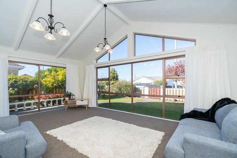 Photo of property in 24 Forest Lake Road, Forest Lake, Hamilton, 3200