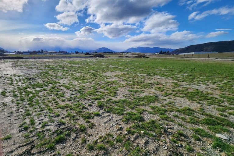 Photo of property in 27 Packer Road, Wanaka, 9382