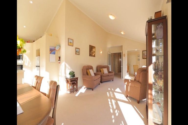 Photo of property in 14 Darimouth Place, Albany, Auckland, 0632