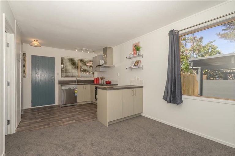 Photo of property in 3/70 Taikata Road, Te Atatu Peninsula, Auckland, 0610
